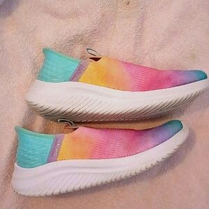 Skechers tennis shoes